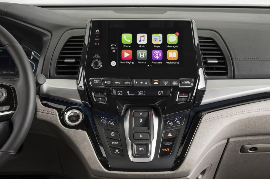 Детали интерьера Honda Odyssey 2017 года  (фото 153 из 160)